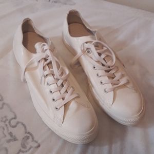 Converse white off size 11